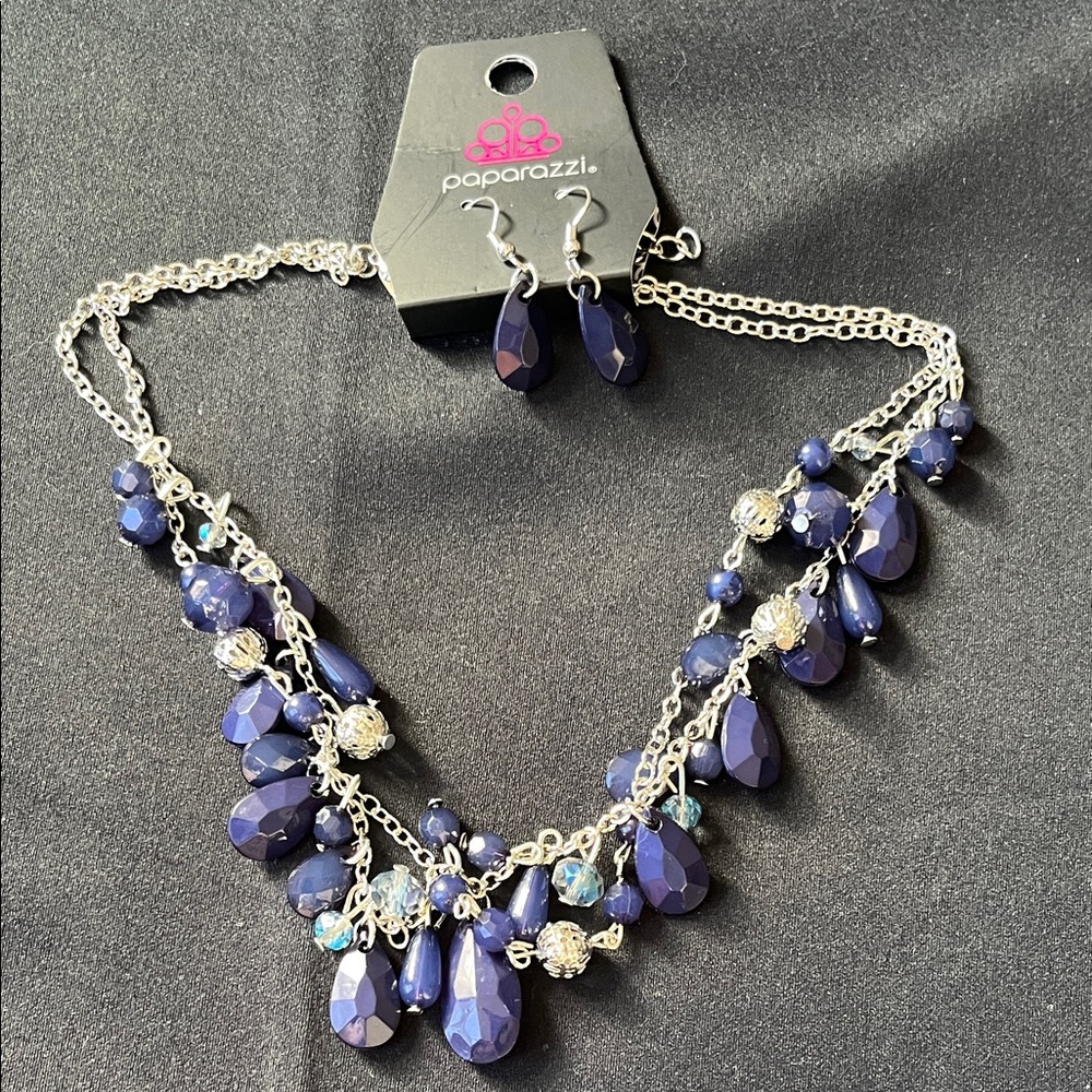 Paparazzi Deep Blue and Silver Necklace Set